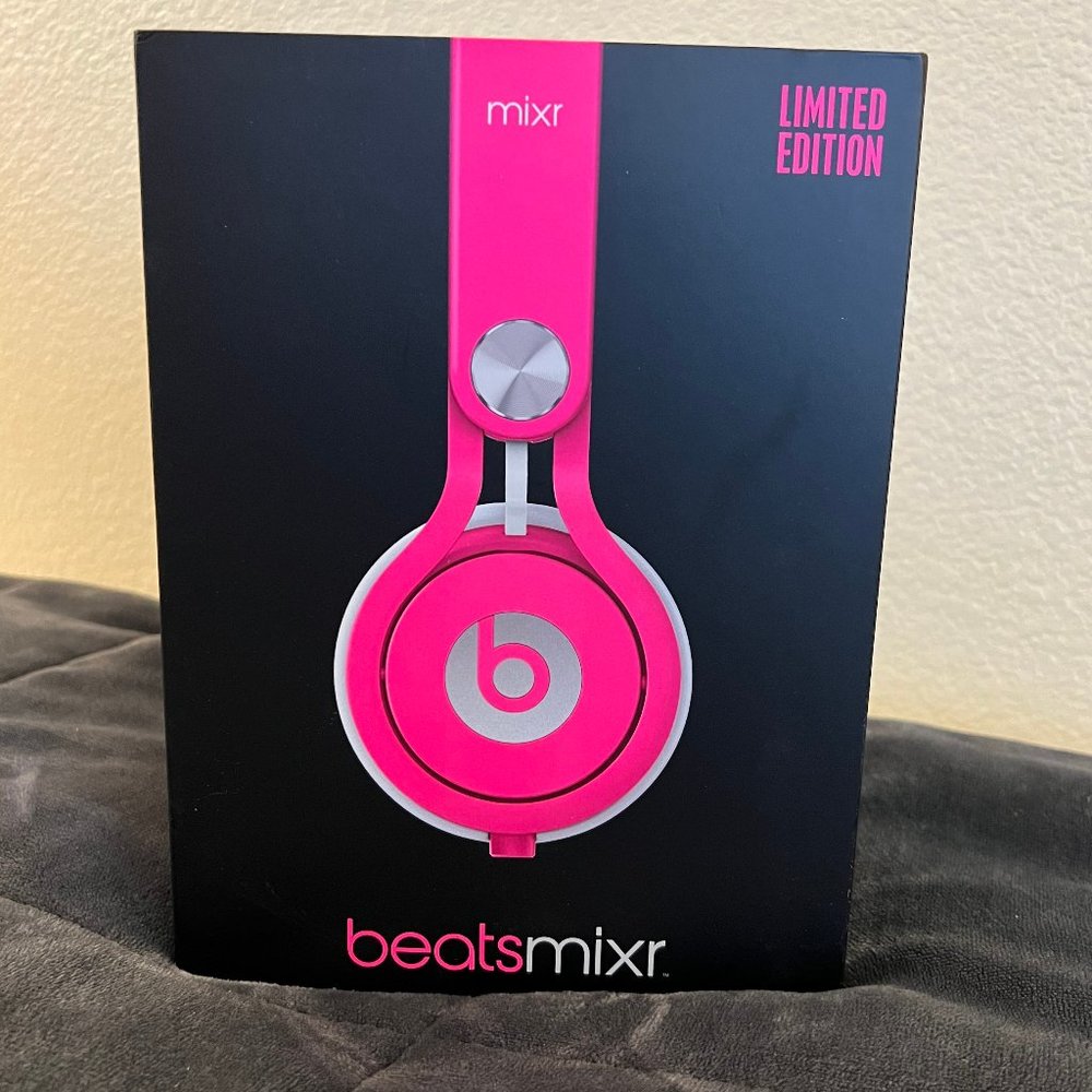 Beats by Dr. Dre Neon Mixr